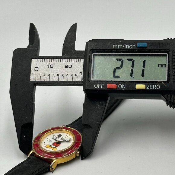 3/$30 Vintage Mickey Mouse Watch Women Gold Tone Roman Numeral Bezel - Picture 13 of 15